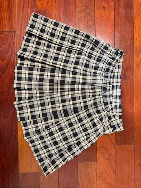 Black & White Plaid Pleated Skirt